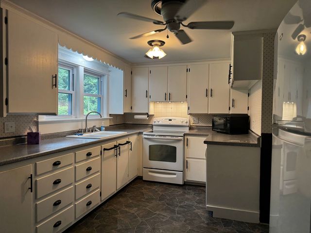 4 Wayne Avenue, Claremont, NH 03743