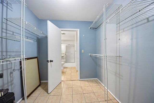 800 E Old Willow Road 208, Prospect Heights, IL 60070