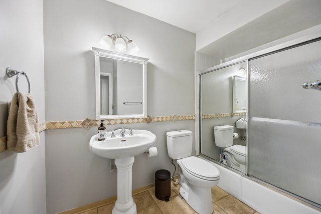 800 E Old Willow Road 208, Prospect Heights, IL 60070