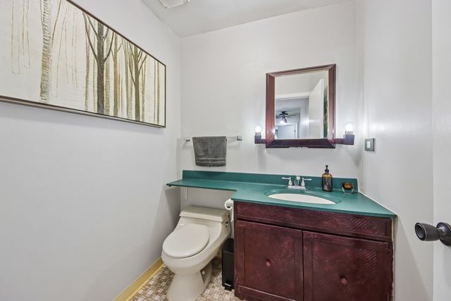800 E Old Willow Road 208, Prospect Heights, IL 60070