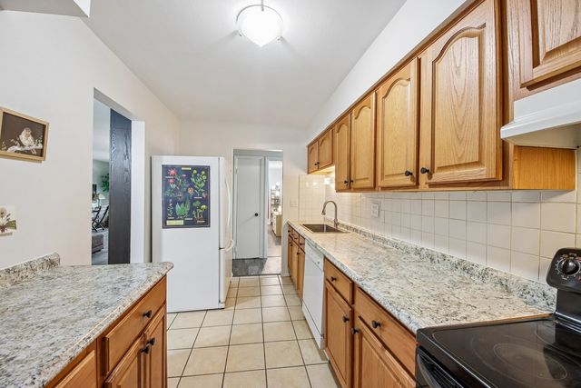 800 E Old Willow Road 208, Prospect Heights, IL 60070