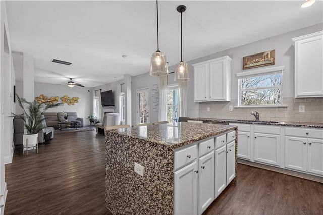 15 Dublin Way NW, Adairsville, GA 30103