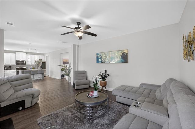 15 Dublin Way NW, Adairsville, GA 30103