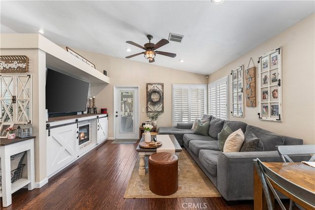 3047 Christina, Lancaster, CA 93535