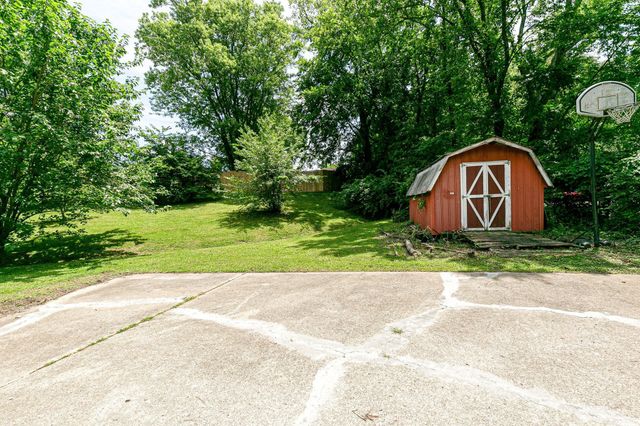 4824 Lynn Dr, Nashville, TN 37211