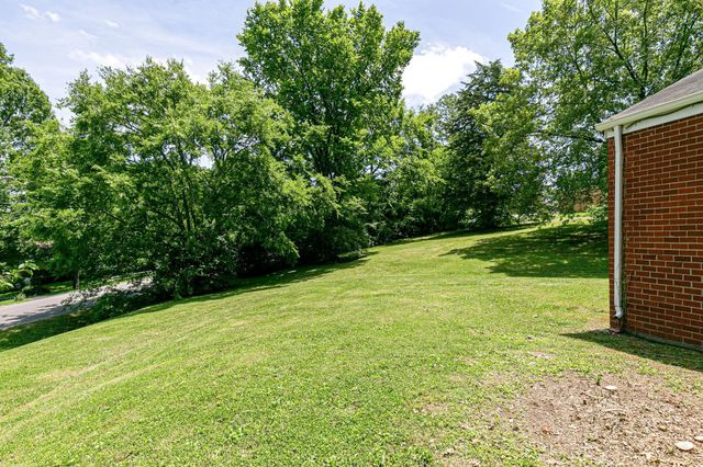 4824 Lynn Dr, Nashville, TN 37211