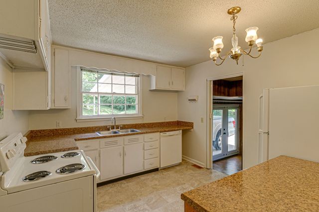 4824 Lynn Dr, Nashville, TN 37211
