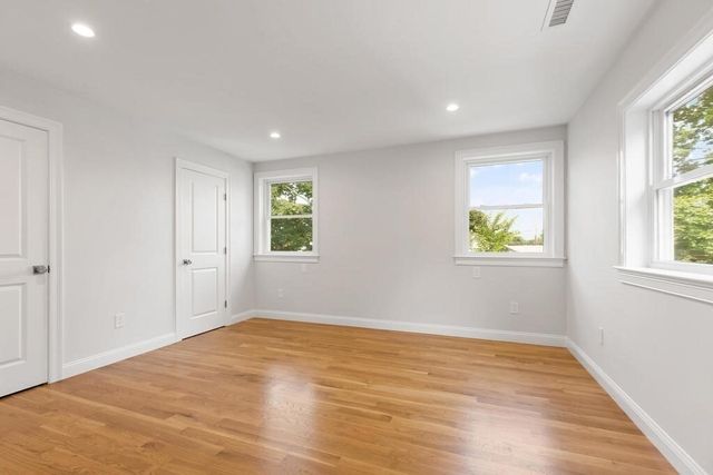 55 Ralph St, Watertown, MA 02472