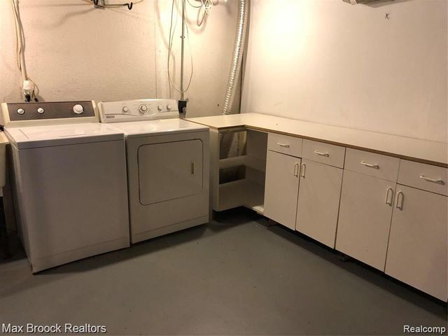 1653 Wimbledon Drive, Walled Lake, MI 48390