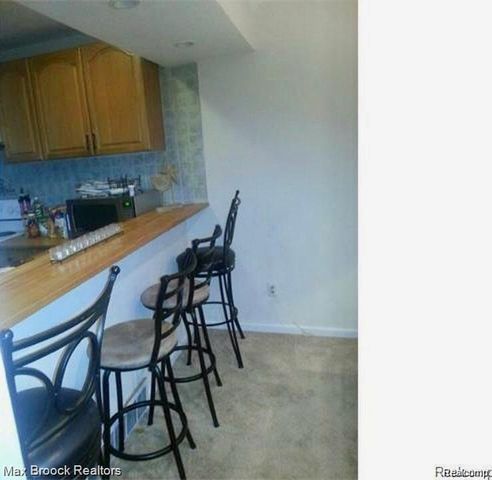 1653 Wimbledon Drive, Walled Lake, MI 48390