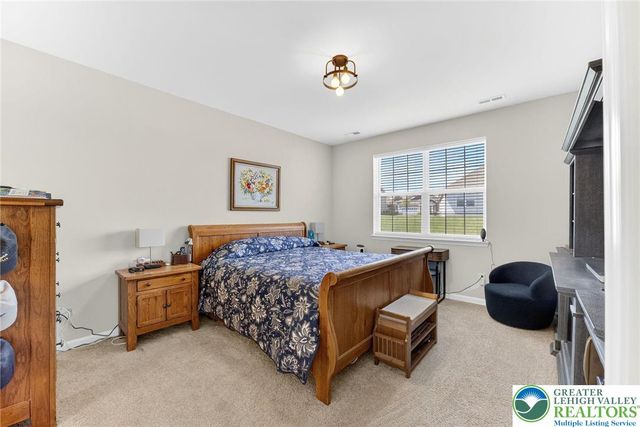 7963 August Avenue, Lower Macungie Twp, PA 18031