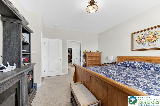 7963 August Avenue, Lower Macungie Twp, PA 18031