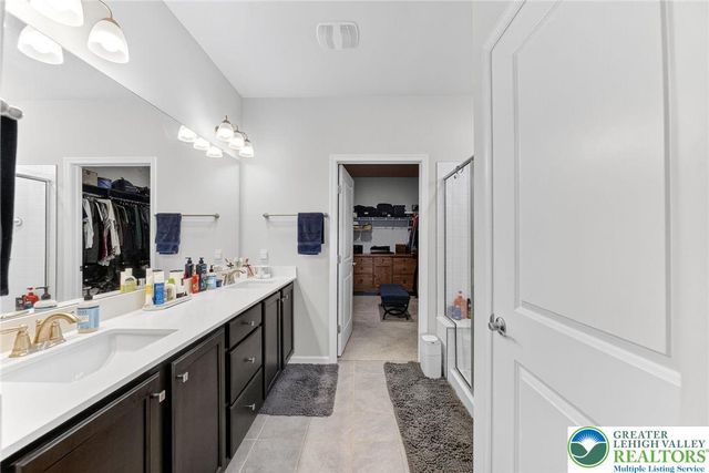 7963 August Avenue, Lower Macungie Twp, PA 18031