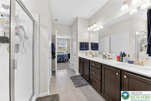 7963 August Avenue, Lower Macungie Twp, PA 18031