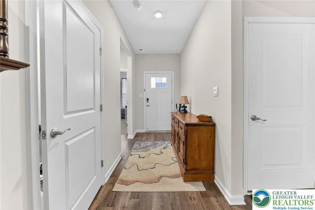 7963 August Avenue, Lower Macungie Twp, PA 18031