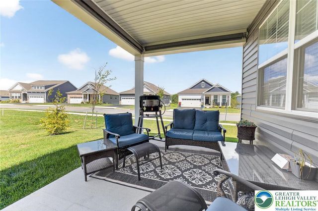 7963 August Avenue, Lower Macungie Twp, PA 18031