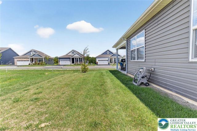 7963 August Avenue, Lower Macungie Twp, PA 18031