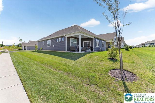 7963 August Avenue, Lower Macungie Twp, PA 18031