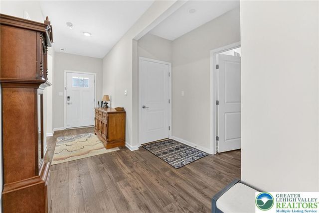 7963 August Avenue, Lower Macungie Twp, PA 18031