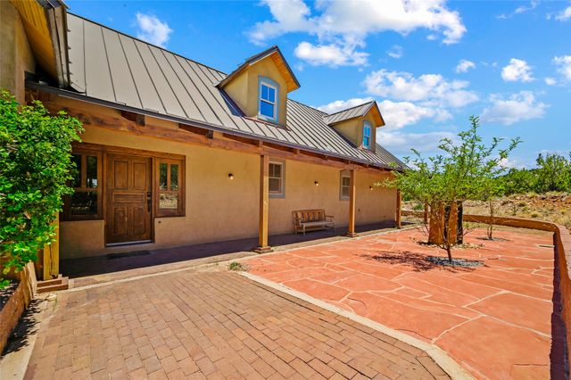 35 Vista Del Oro, Cerrillos, NM 87010