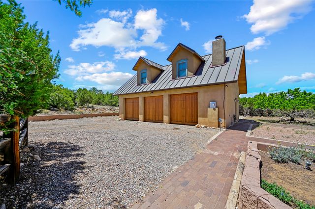 35 Vista Del Oro, Cerrillos, NM 87010