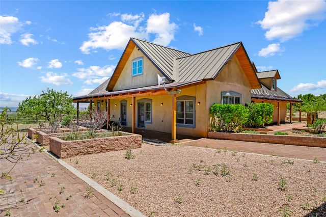 35 Vista Del Oro, Cerrillos, NM 87010