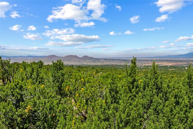 35 Vista Del Oro, Cerrillos, NM 87010