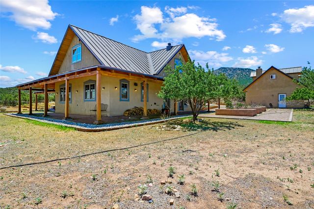 35 Vista Del Oro, Cerrillos, NM 87010