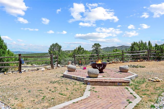 35 Vista Del Oro, Cerrillos, NM 87010