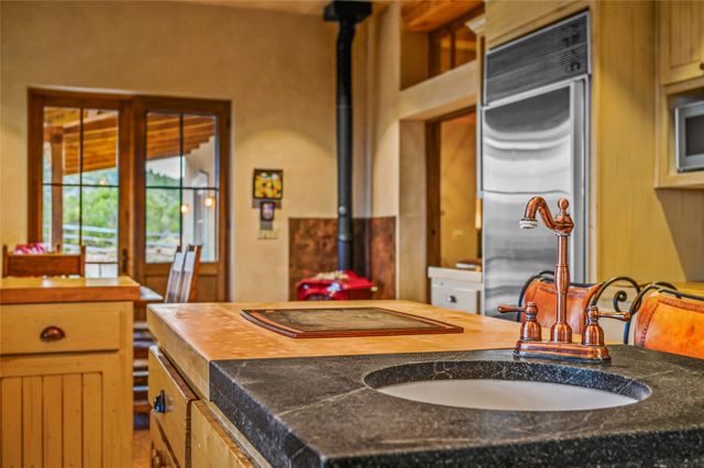 35 Vista Del Oro, Cerrillos, NM 87010
