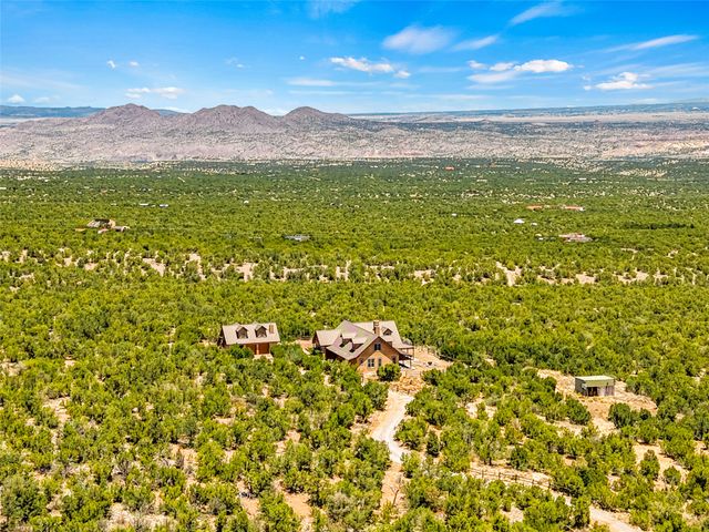 35 Vista Del Oro, Cerrillos, NM 87010