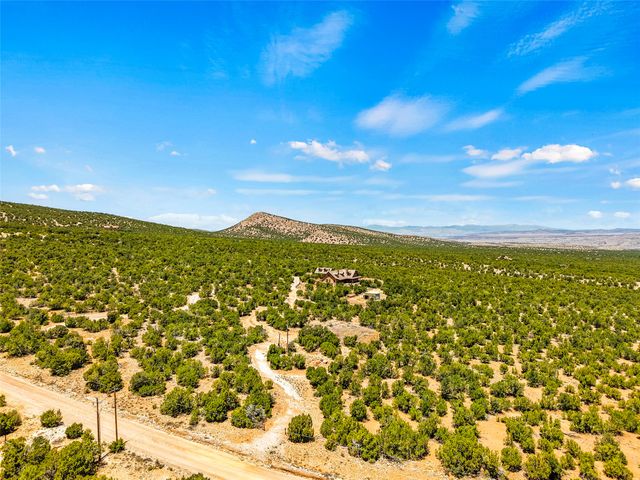35 Vista Del Oro, Cerrillos, NM 87010