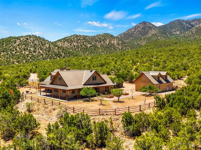 35 Vista Del Oro, Cerrillos, NM 87010