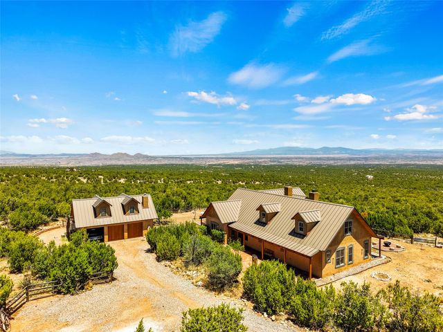 35 Vista Del Oro, Cerrillos, NM 87010