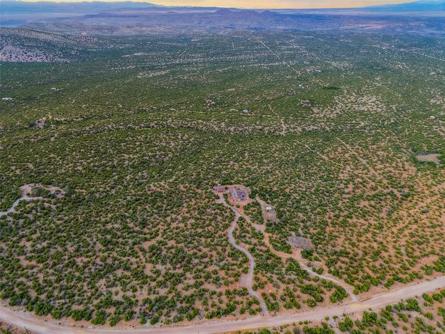 35 Vista Del Oro, Cerrillos, NM 87010