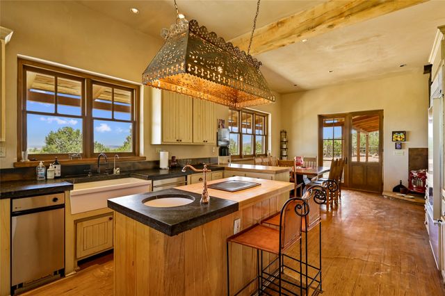 35 Vista Del Oro, Cerrillos, NM 87010