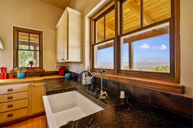 35 Vista Del Oro, Cerrillos, NM 87010