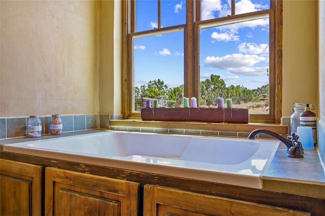 35 Vista Del Oro, Cerrillos, NM 87010
