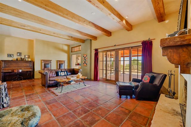 35 Vista Del Oro, Cerrillos, NM 87010