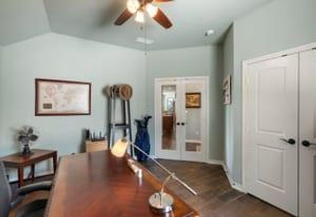 906 Daviot DR, Spicewood, TX 78669