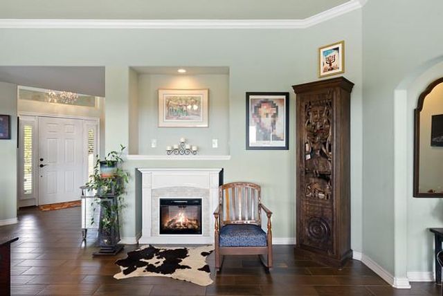 906 Daviot DR, Spicewood, TX 78669