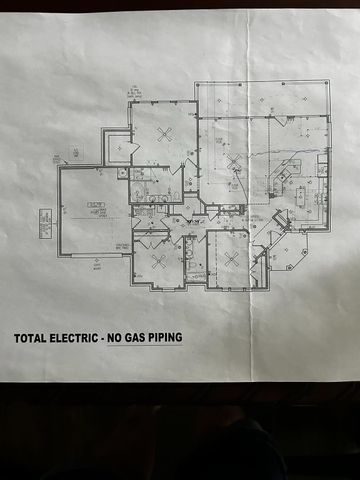 906 Daviot DR, Spicewood, TX 78669