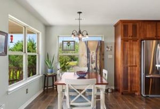 906 Daviot DR, Spicewood, TX 78669