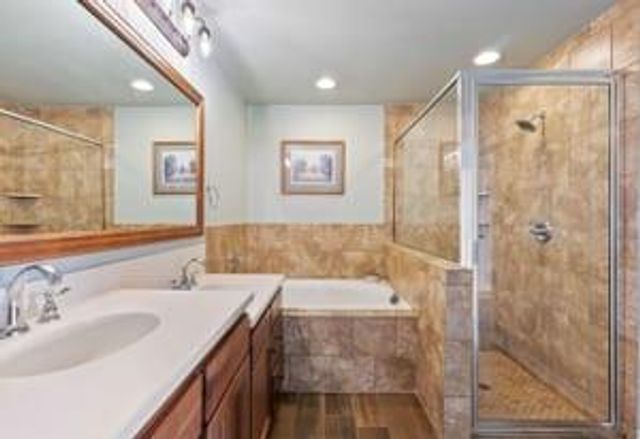 906 Daviot DR, Spicewood, TX 78669