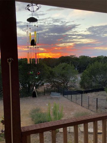 906 Daviot DR, Spicewood, TX 78669