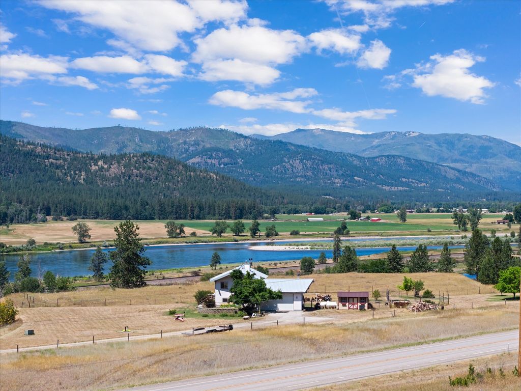 Image 1 of property listing at 4 Sunset Court, Plains, MT 59859