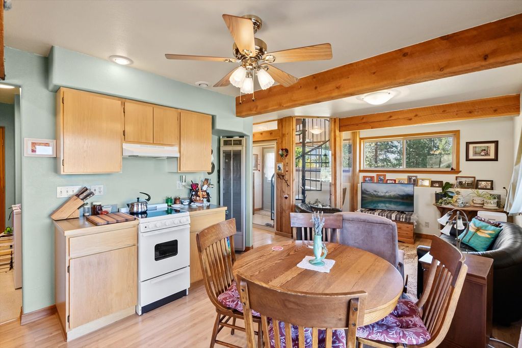 Image 13 of property listing at 4 Sunset Court, Plains, MT 59859