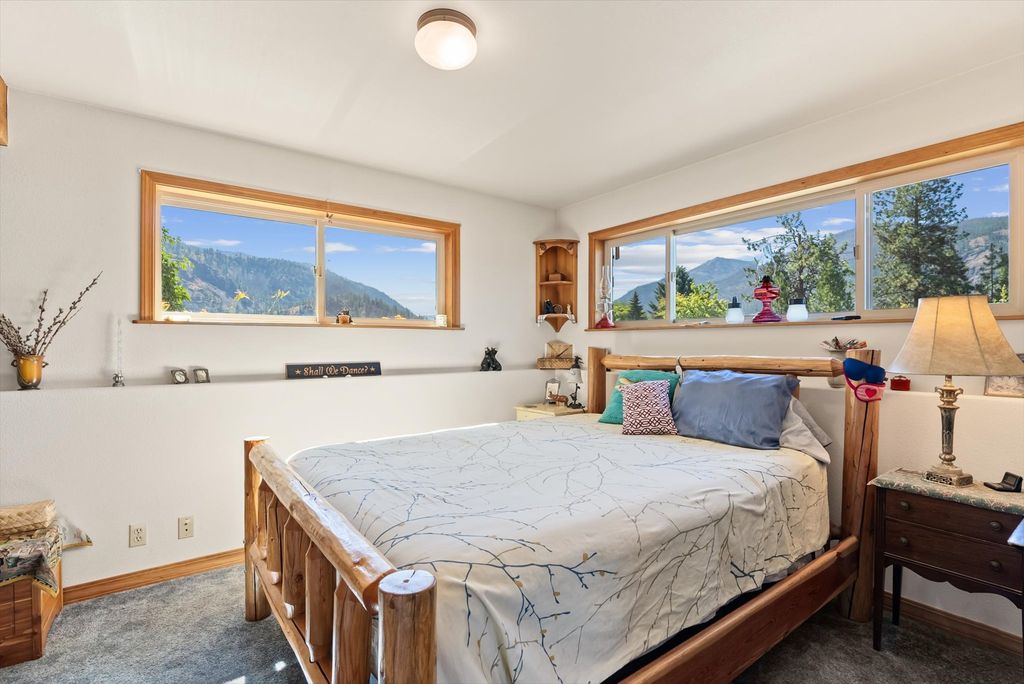 Image 16 of property listing at 4 Sunset Court, Plains, MT 59859