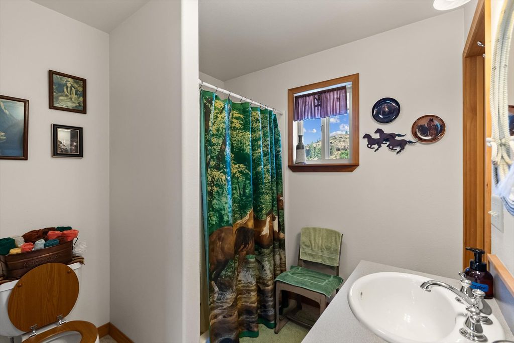 Image 24 of property listing at 4 Sunset Court, Plains, MT 59859