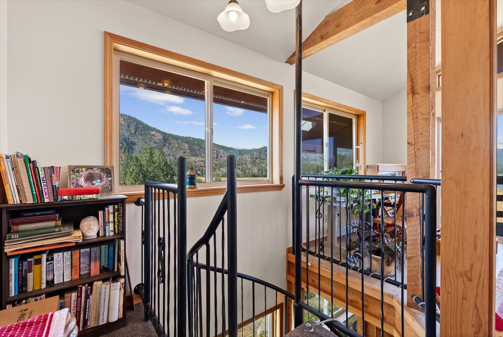 Image 25 of property listing at 4 Sunset Court, Plains, MT 59859